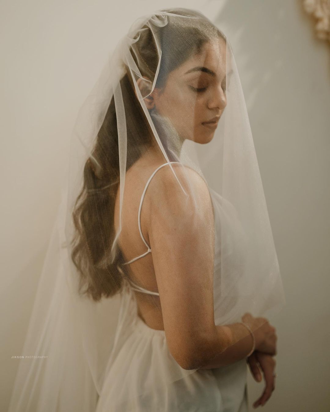 കൊള്ളാലോ  ക്യൂട്ട് കൊച്ചും 'ചുള്ളൻ പയ്യനും.'..അഹാനയുടെ ചിത്രം ഏറ്റെടുത്ത് ആശംസ അറിയിച്ച്  ആരാധകർ