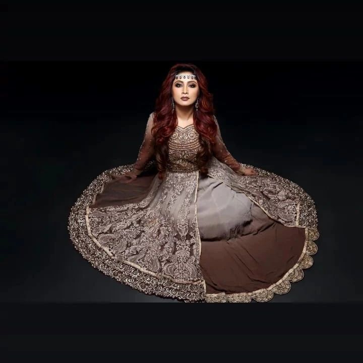 ഗ്ലോറി.. ഇത് നമ്മളെ ഗ്ലോറിയല്ലേ.. പുതിയ ലുക്കില്‍ അര്‍ച്ചന ശുശീലന്‍