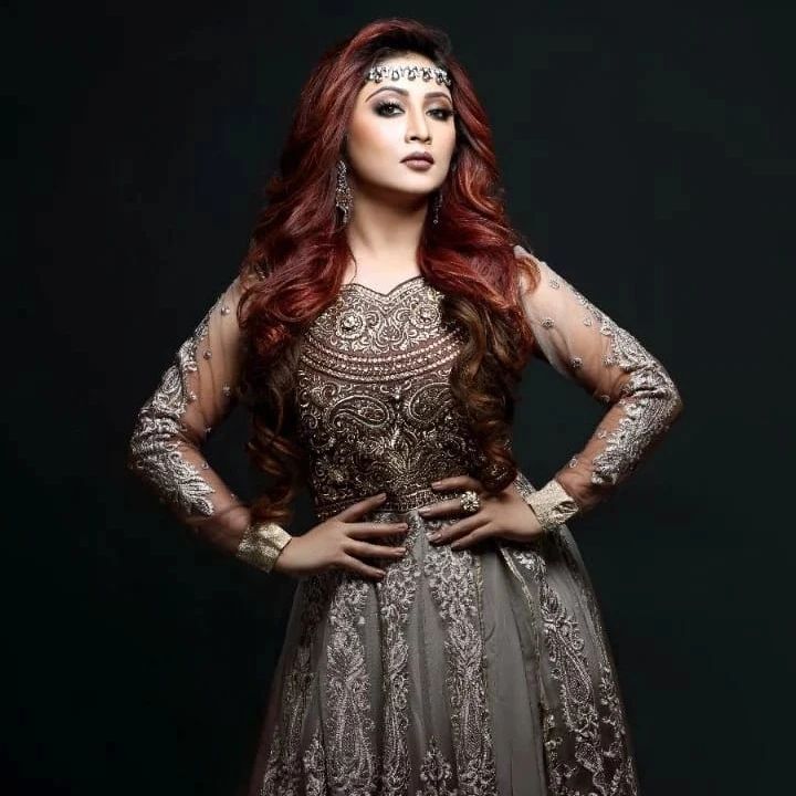 ഗ്ലോറി.. ഇത് നമ്മളെ ഗ്ലോറിയല്ലേ.. പുതിയ ലുക്കില്‍ അര്‍ച്ചന ശുശീലന്‍