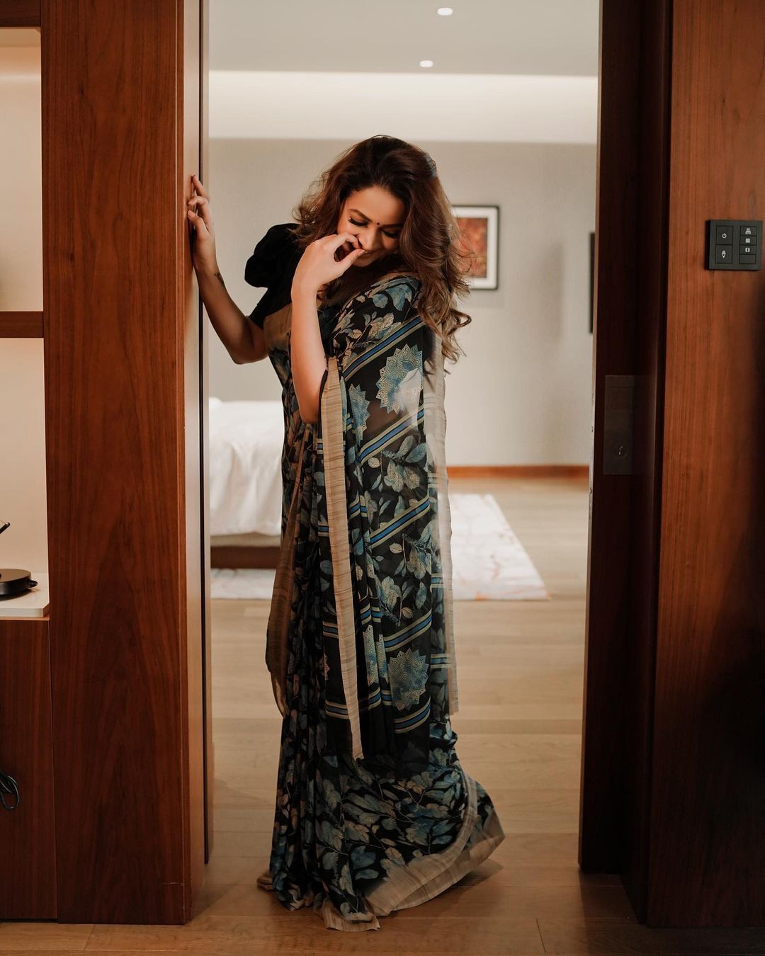 നാണിച്ച് ചിരിച്ച് ഭാവന, ഈ ചിരിക്ക് ഇരിക്കട്ടെ ഒരു കുതിരപ്പവൻ, ഭാവനയുടെ ചിത്രങ്ങൾ വൈറൽ