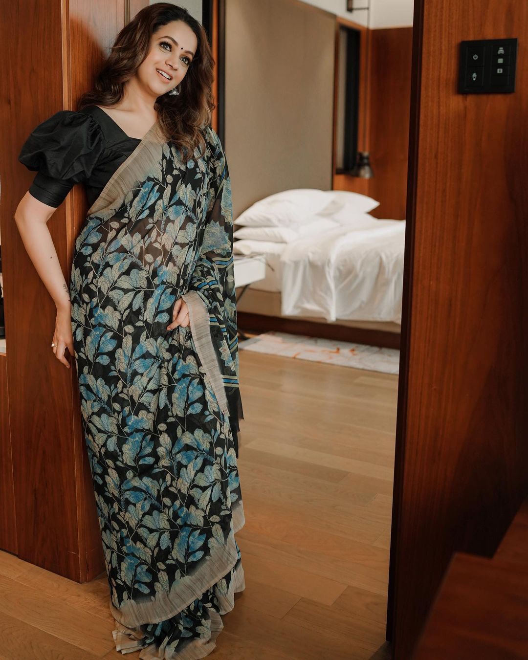 നാണിച്ച് ചിരിച്ച് ഭാവന, ഈ ചിരിക്ക് ഇരിക്കട്ടെ ഒരു കുതിരപ്പവൻ, ഭാവനയുടെ ചിത്രങ്ങൾ വൈറൽ