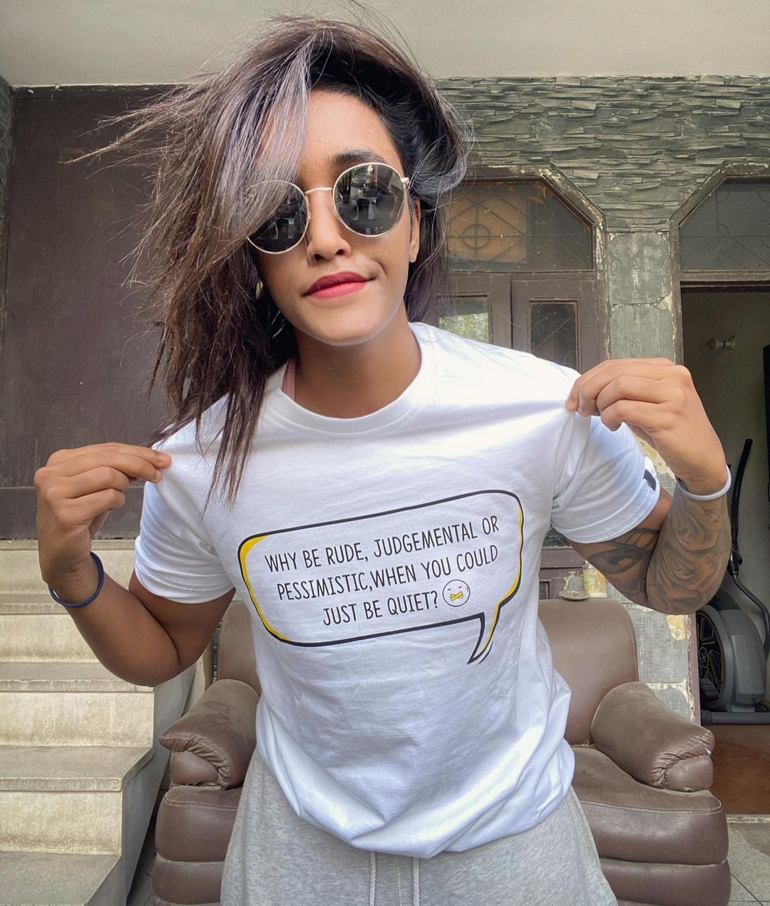  പണ്ട് നിമ്മിക്കുട്ടിയോട് പറഞ്ഞത് പോലെ..ചിത്രം പങ്കുവെച്ച് ജാസ്മിന്‍.. 'ഈ വൃത്തികെട്ടവളെ' ഒത്തിരിയിഷ്ടമെന്ന് ആരാധകര്‍