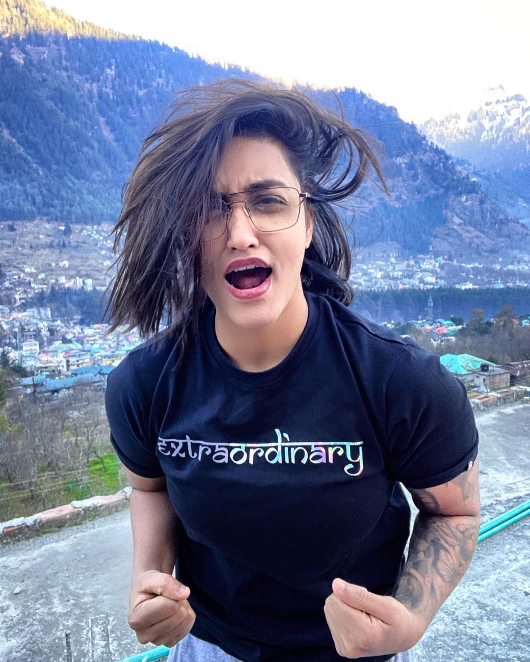  പണ്ട് നിമ്മിക്കുട്ടിയോട് പറഞ്ഞത് പോലെ..ചിത്രം പങ്കുവെച്ച് ജാസ്മിന്‍.. 'ഈ വൃത്തികെട്ടവളെ' ഒത്തിരിയിഷ്ടമെന്ന് ആരാധകര്‍