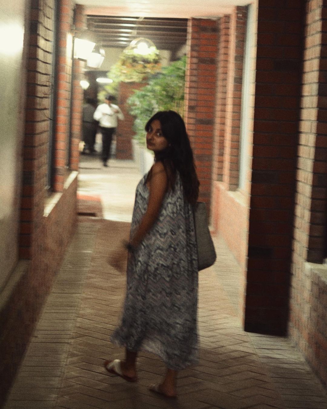 എസ്തര്‍... കൂള്‍ ലുക്കിലാണല്ലോ, ചിത്രങ്ങള്‍ ഏറ്റെടുത്ത് സോഷ്യല്‍ മീഡിയ