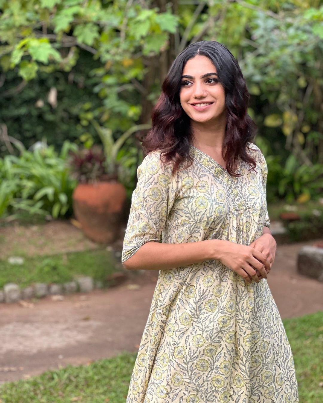 ഞാന്‍ മറക്കുകയില്ല, പൊറുക്കുകയില്ല; ചിരിമായാതെ ദീപ തോമസ്, പുത്തന്‍ ചിത്രങ്ങളിതാ