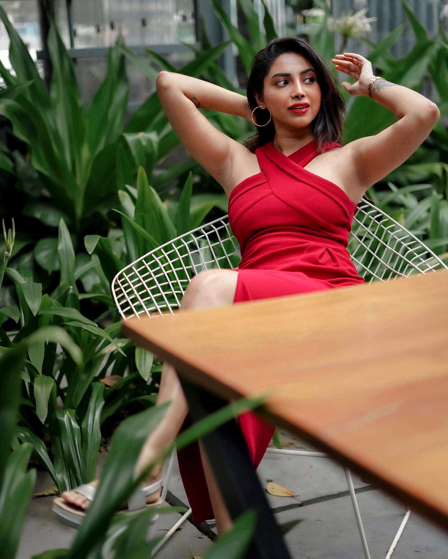 'തിരുമ്പി വന്തിട്ടെന്നു സൊല്ല്', അമേയ..ഈസ് ബാക്ക്; കൊറോണയെ പറപ്പിച്ച് തിരിച്ചെത്തിയെന്ന് ആരാധകര്‍ 