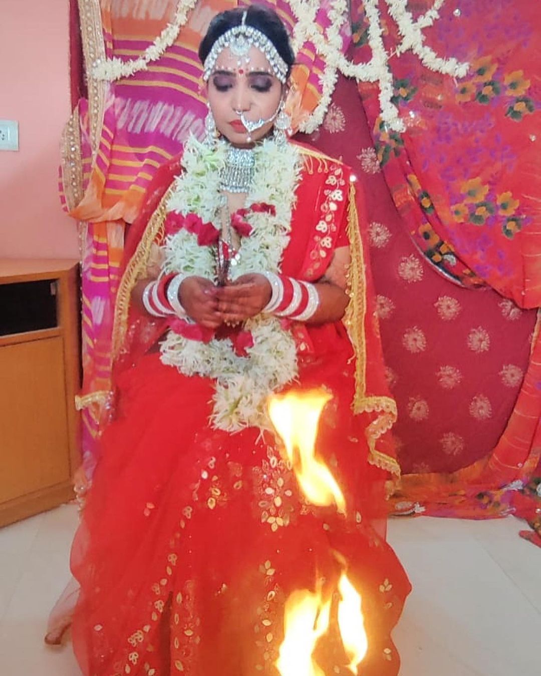 वड़ोदरा की क्षमा बिंदु ने बिना दूल्हे के लिए फेरे, Photos कैप्शन में लिखा, 'कल मैं अपनी ही दुल्हन बन गई...'