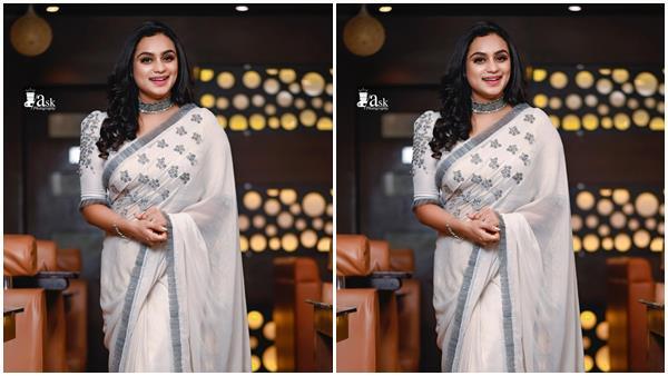 അന്ന് ചുവപ്പില്‍ ..ഇന്ന് വെള്ളയില്‍...എങ്ങോട്ടാണ് ഈ സൗന്ദര്യത്തിന്റെ പോക്ക്.! സാരിയില്‍ സുന്ദരിയായി ലക്ഷ്മി നക്ഷത്ര