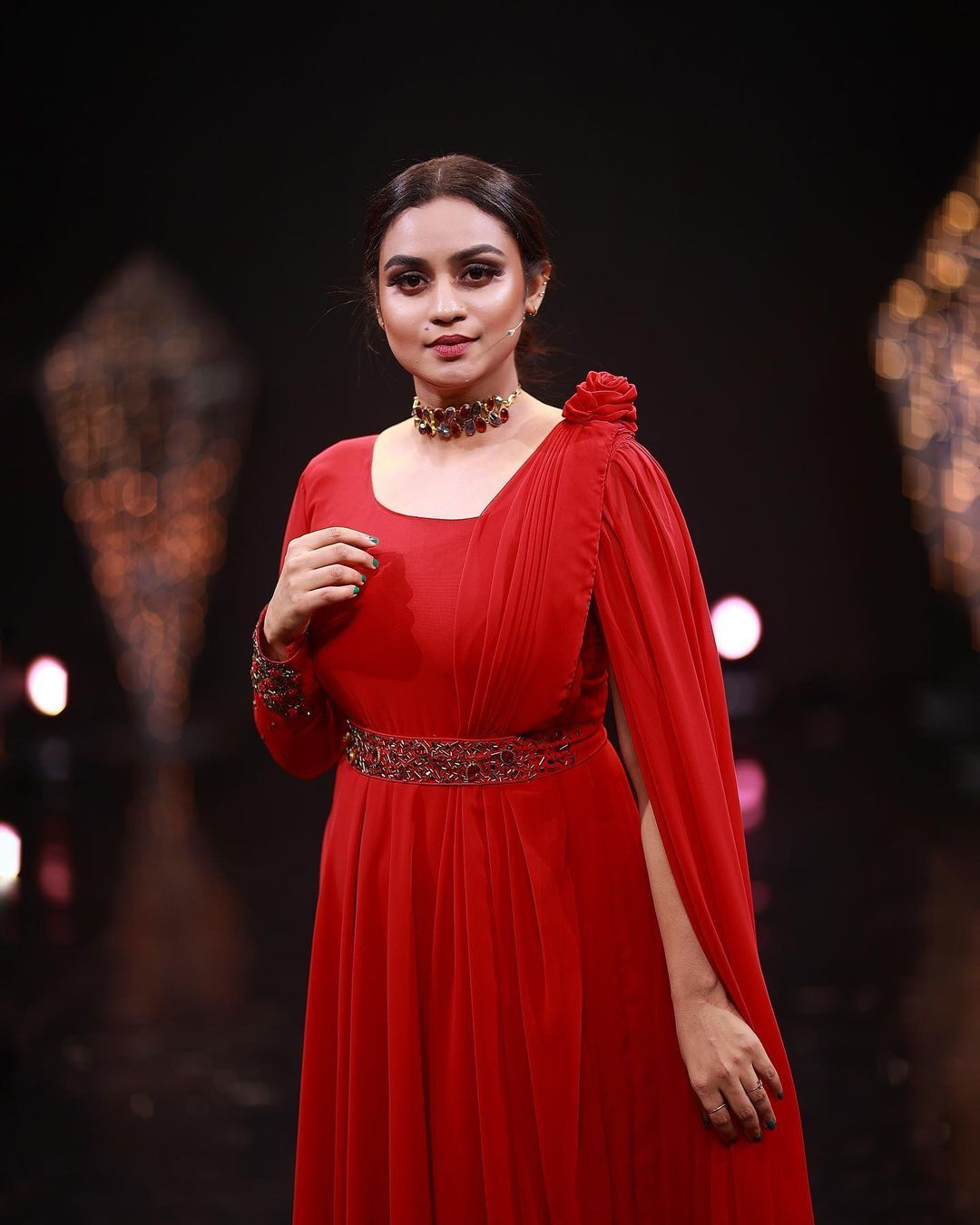 അന്ന് ചുവപ്പില്‍ ..ഇന്ന് വെള്ളയില്‍...എങ്ങോട്ടാണ് ഈ സൗന്ദര്യത്തിന്റെ പോക്ക്.! സാരിയില്‍ സുന്ദരിയായി ലക്ഷ്മി നക്ഷത്ര