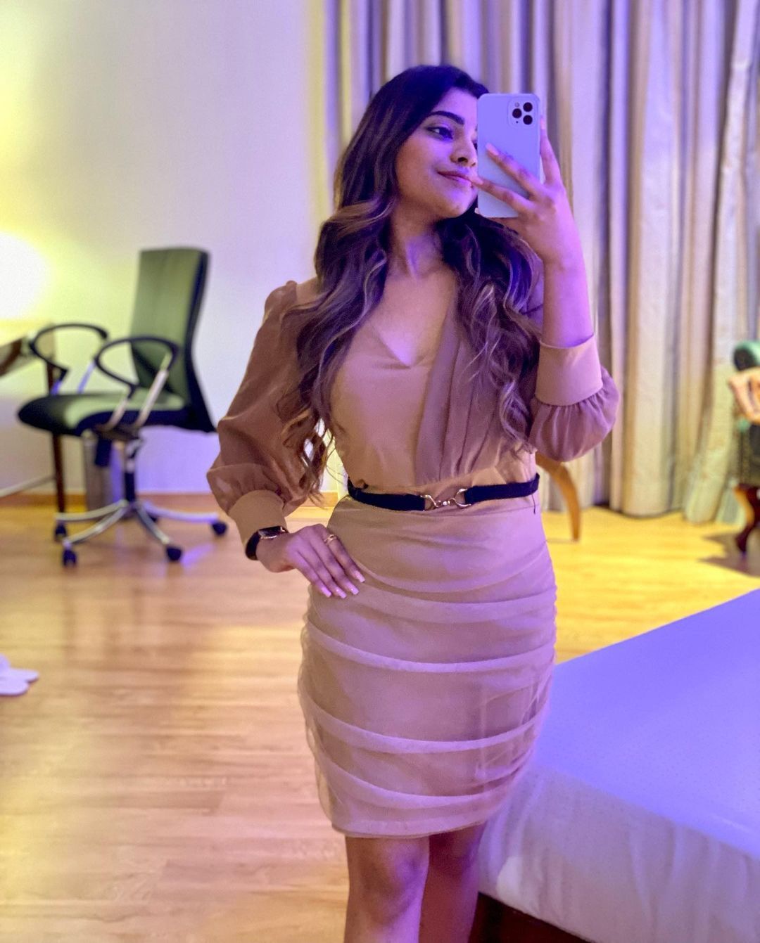 മാളവിക മീൻസ് സ്റ്റൈലിഷ്... കിടിലൻ ലുക്കിൽ നടി, വൈറലായി ഫോട്ടോകൾ