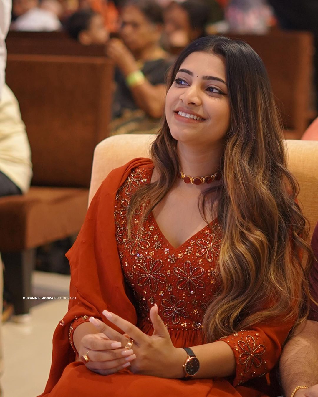 മാളവിക മീൻസ് സ്റ്റൈലിഷ്... കിടിലൻ ലുക്കിൽ നടി, വൈറലായി ഫോട്ടോകൾ