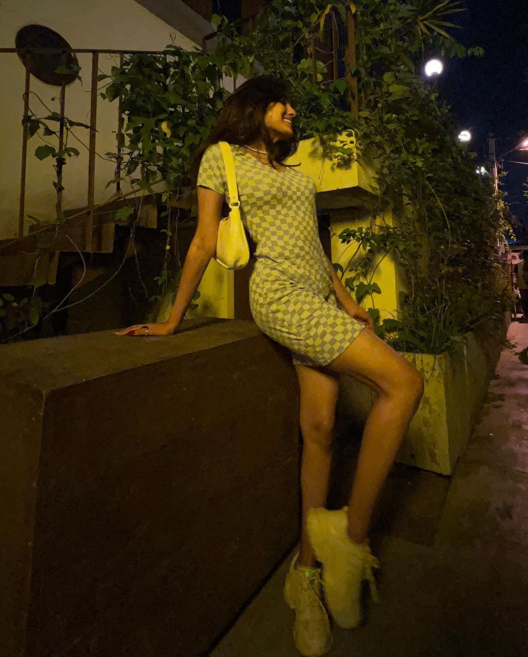 എന്തൊരു ക്യൂട്ട്‌നെസാണ്..ദേവിക; കണ്ണെടുക്കാന്‍ തോന്നുന്നില്ല; വൈറല്‍ ചിത്രങ്ങള്‍