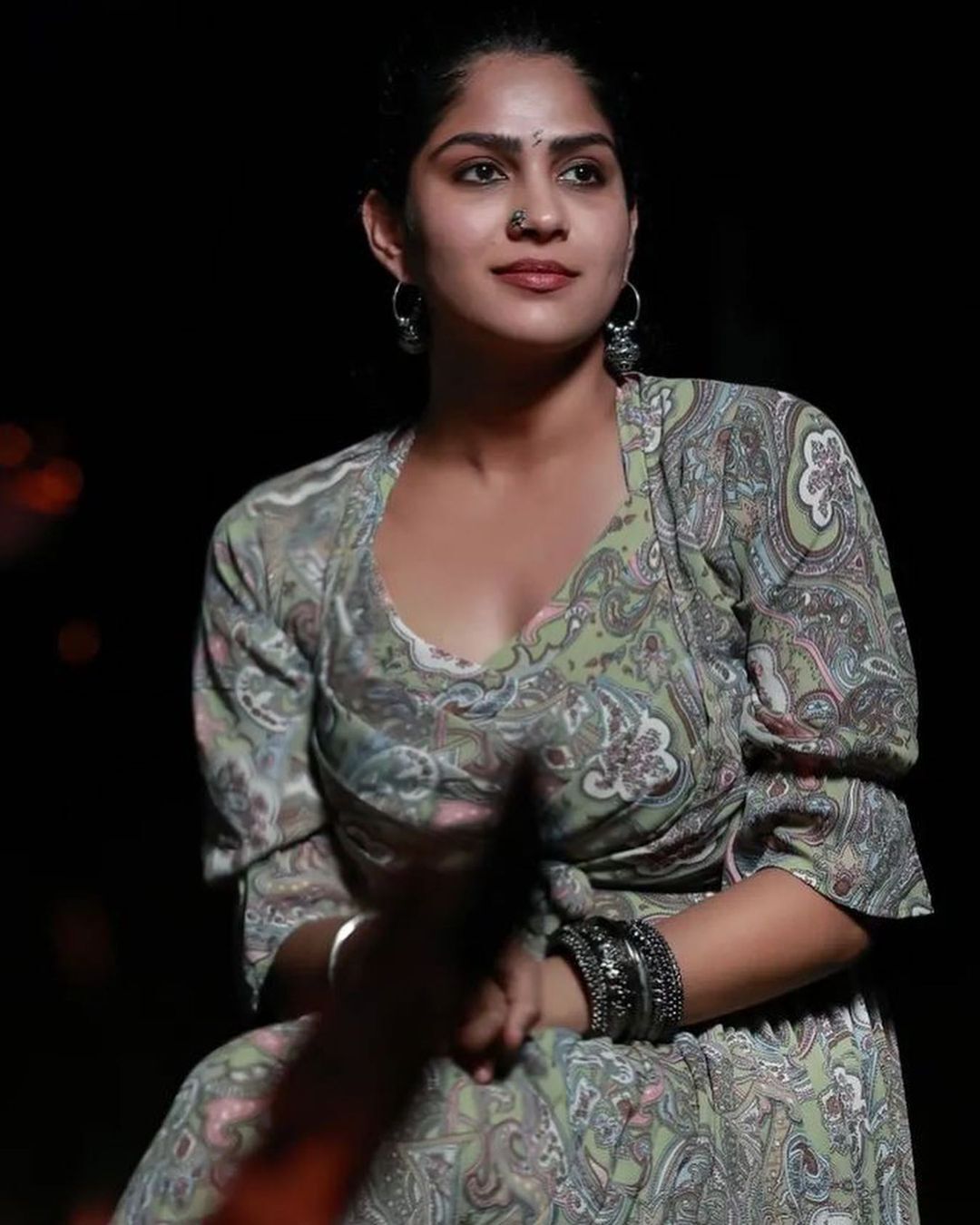 സൂപ്പർ ലുക്കിൽ സ്വാസിക, കയ്യടിച്ച് സോഷ്യൽ മീഡിയ