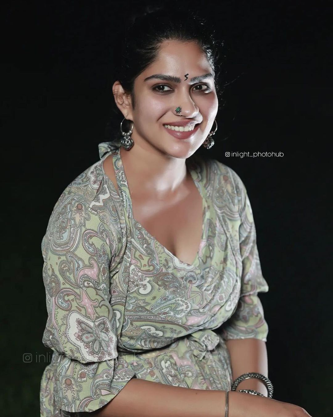 സൂപ്പർ ലുക്കിൽ സ്വാസിക, കയ്യടിച്ച് സോഷ്യൽ മീഡിയ