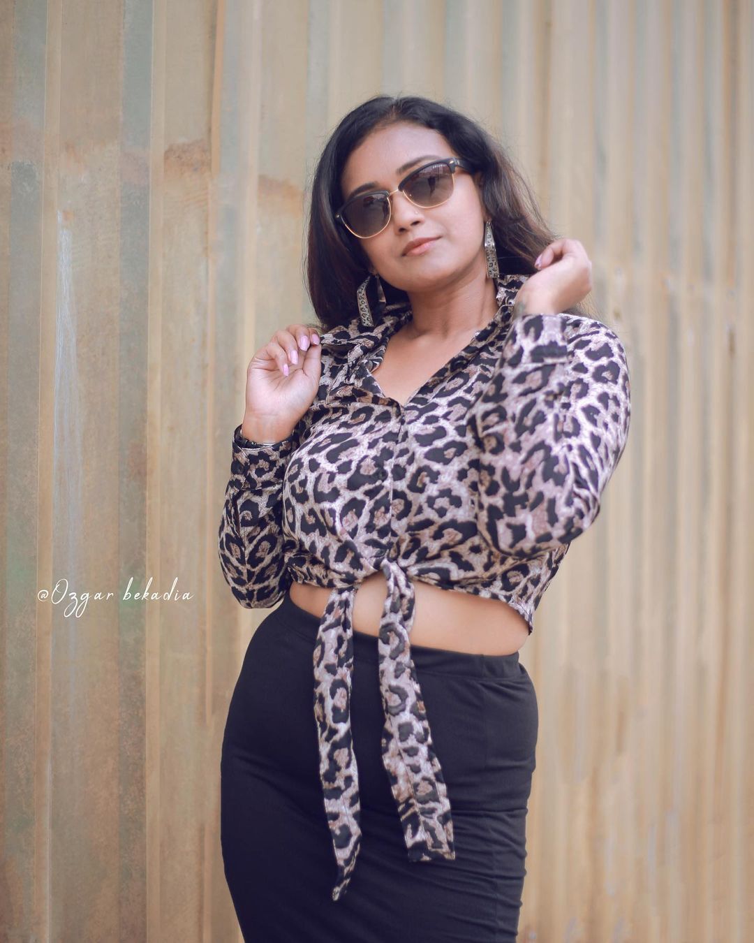 ചുവപ്പഴകില്‍ മിന്നിത്തിളങ്ങി വരദ; വൈറല്‍ ചിത്രങ്ങള്‍ സോഷ്യല്‍ മീഡിയയില്‍ ട്രന്‍ഡിംഗ്