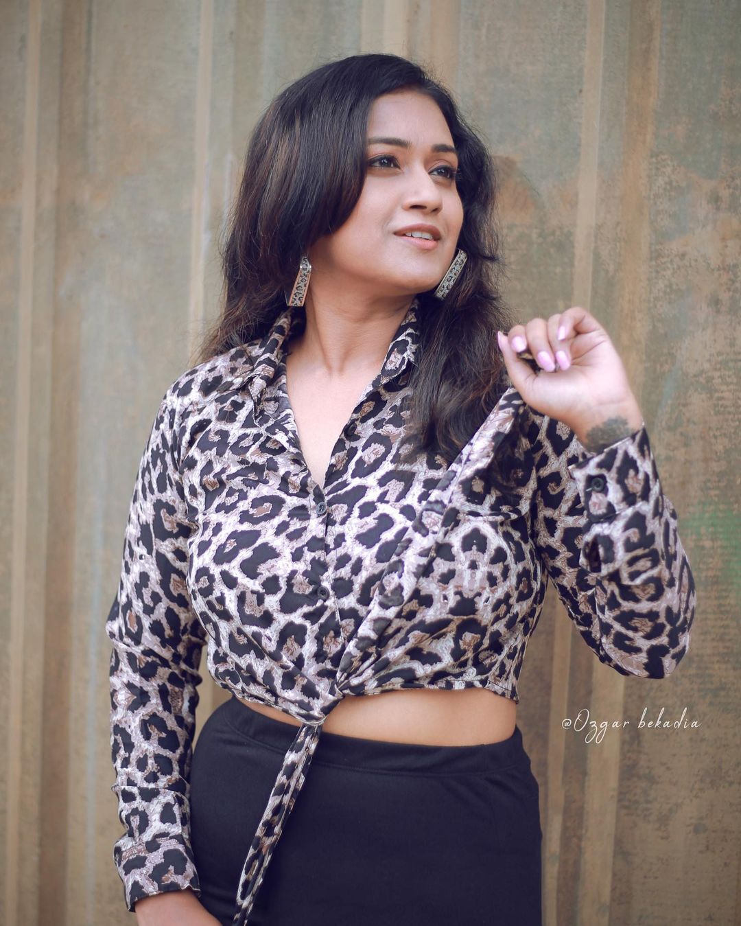 ചുവപ്പഴകില്‍ മിന്നിത്തിളങ്ങി വരദ; വൈറല്‍ ചിത്രങ്ങള്‍ സോഷ്യല്‍ മീഡിയയില്‍ ട്രന്‍ഡിംഗ്