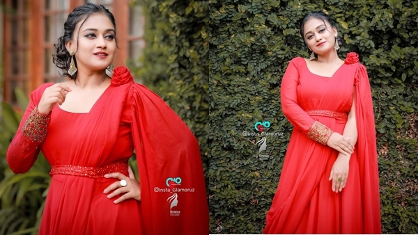 ചുവപ്പഴകില്‍ മിന്നിത്തിളങ്ങി വരദ; വൈറല്‍ ചിത്രങ്ങള്‍ സോഷ്യല്‍ മീഡിയയില്‍ ട്രന്‍ഡിംഗ്