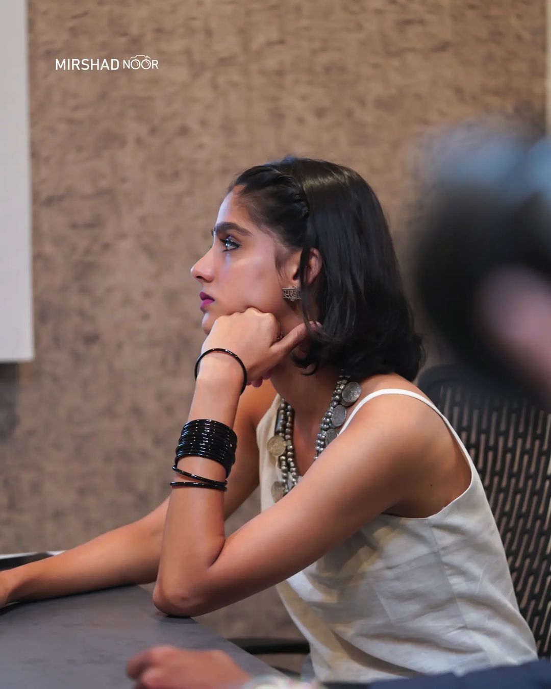 കട്ടകലിപ്പിലാണോ? ചിരിയും വശമുണ്ടല്ലേ... അനശ്വരയുടെ ഭാവപ്രകടനങ്ങൾ, വൈറൽ ചിത്രങ്ങൾ