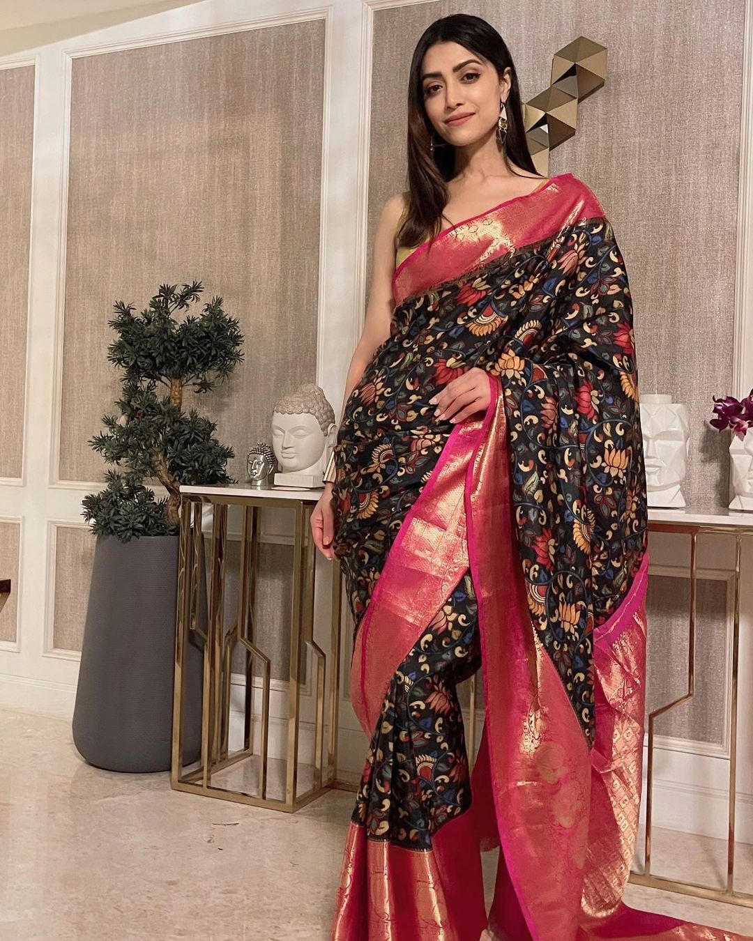 ഹോട്ട് ലുക്കിലാണല്ലോ മമ്ത; എന്തായാലും പൊളിച്ചു, വൈറല്‍ ചിത്രങ്ങള്‍