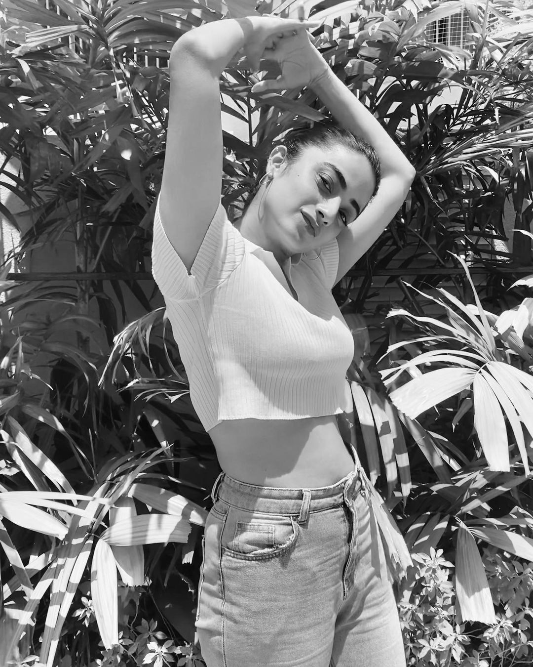 എന്തൊരു രസമാണ്..നോക്കിയാല്‍ പിന്നെ കണ്ണെടുക്കില്ല...സത്യം....! ട്രെന്റി ലുക്കില്‍ നമിത പ്രമോദ്‌