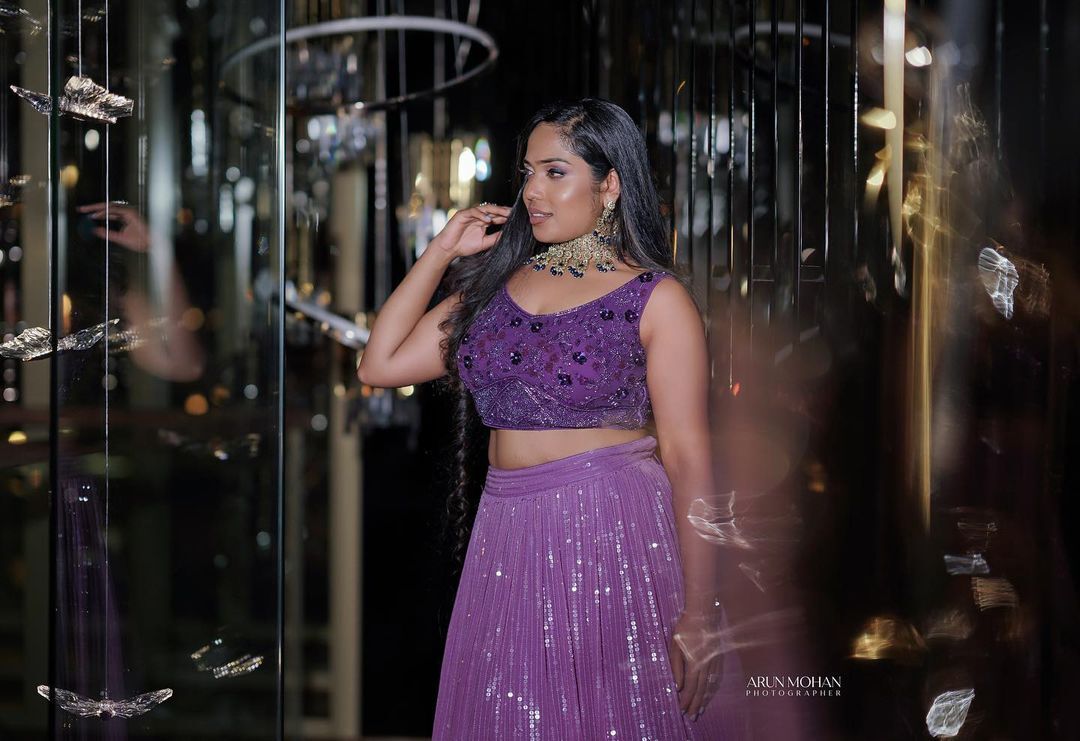 ഏത് ലുക്കിലാണേലും നിങ്ങള് പൊളിയാണ്...പക്ഷേ ഇത് ശരിക്കും മത്സ്യകന്യക തന്നെ; നിമിഷയുടെ ഏറ്റവും പുതിയ ചിത്രങ്ങള്‍ ..