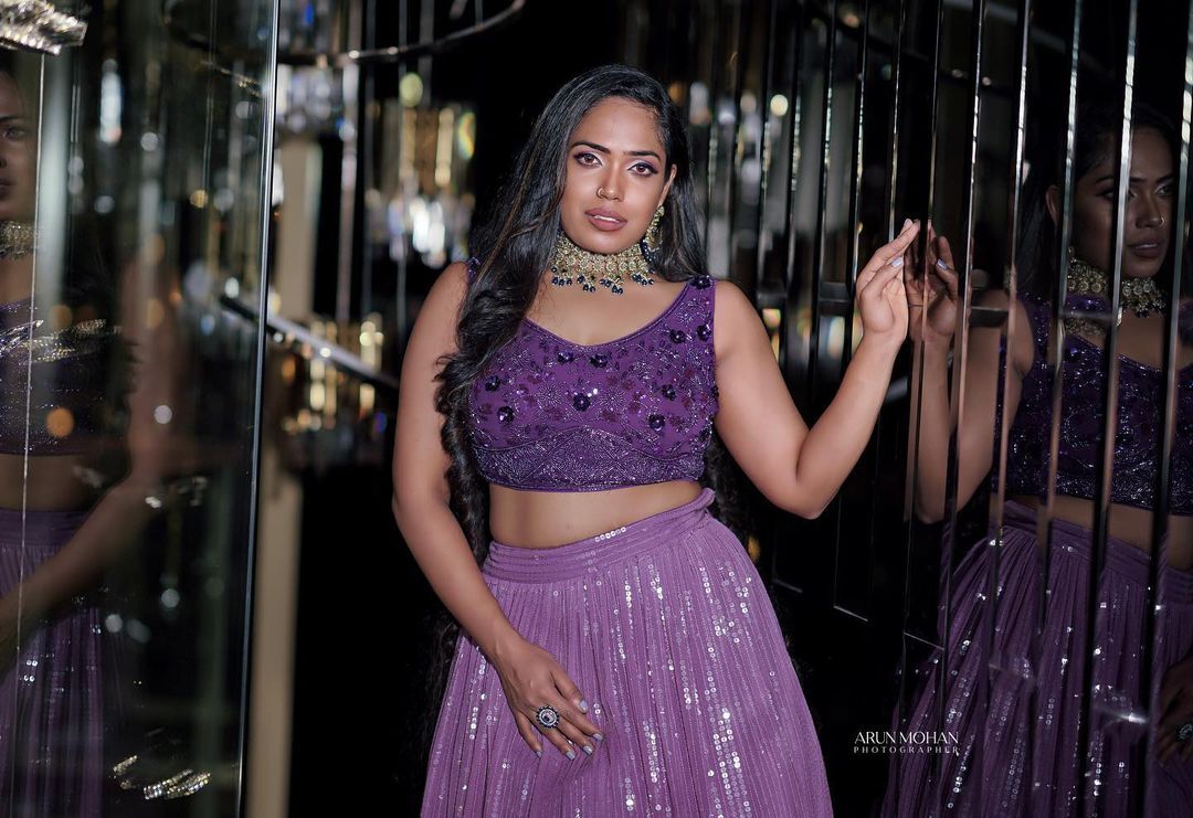 ഏത് ലുക്കിലാണേലും നിങ്ങള് പൊളിയാണ്...പക്ഷേ ഇത് ശരിക്കും മത്സ്യകന്യക തന്നെ; നിമിഷയുടെ ഏറ്റവും പുതിയ ചിത്രങ്ങള്‍ ..