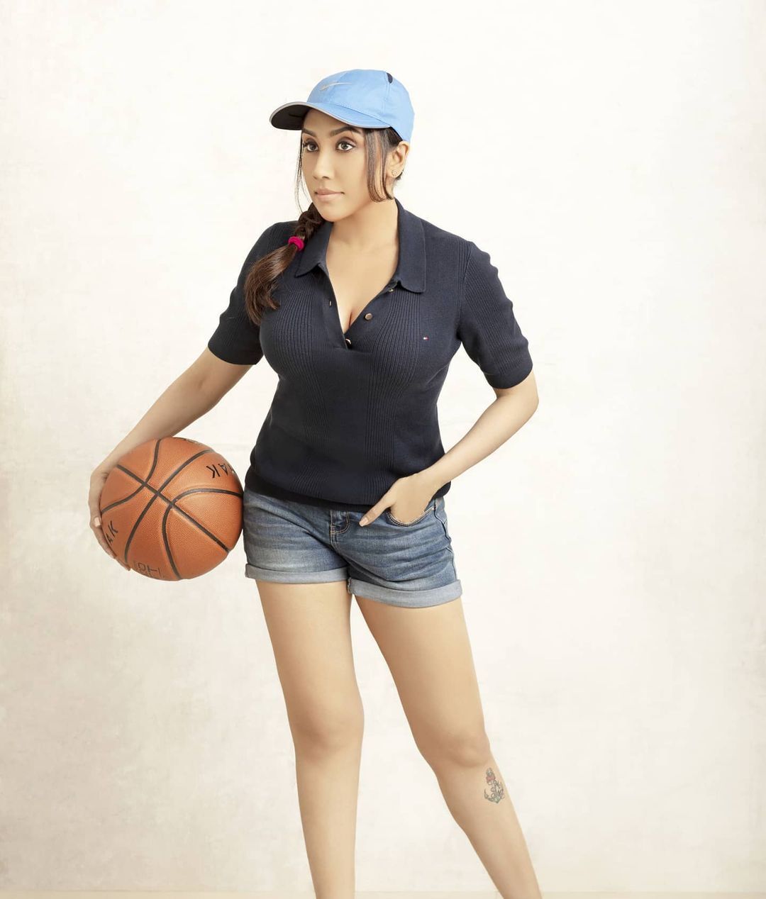 PHOTOS  : ப்பா.. சத்யராஜ் பொண்ணா இவங்க! பொம்மை போல இருக்கும் திவ்யா சத்யராஜ் .. லேட்டஸ்ட் போட்டோஸ் இதோ!