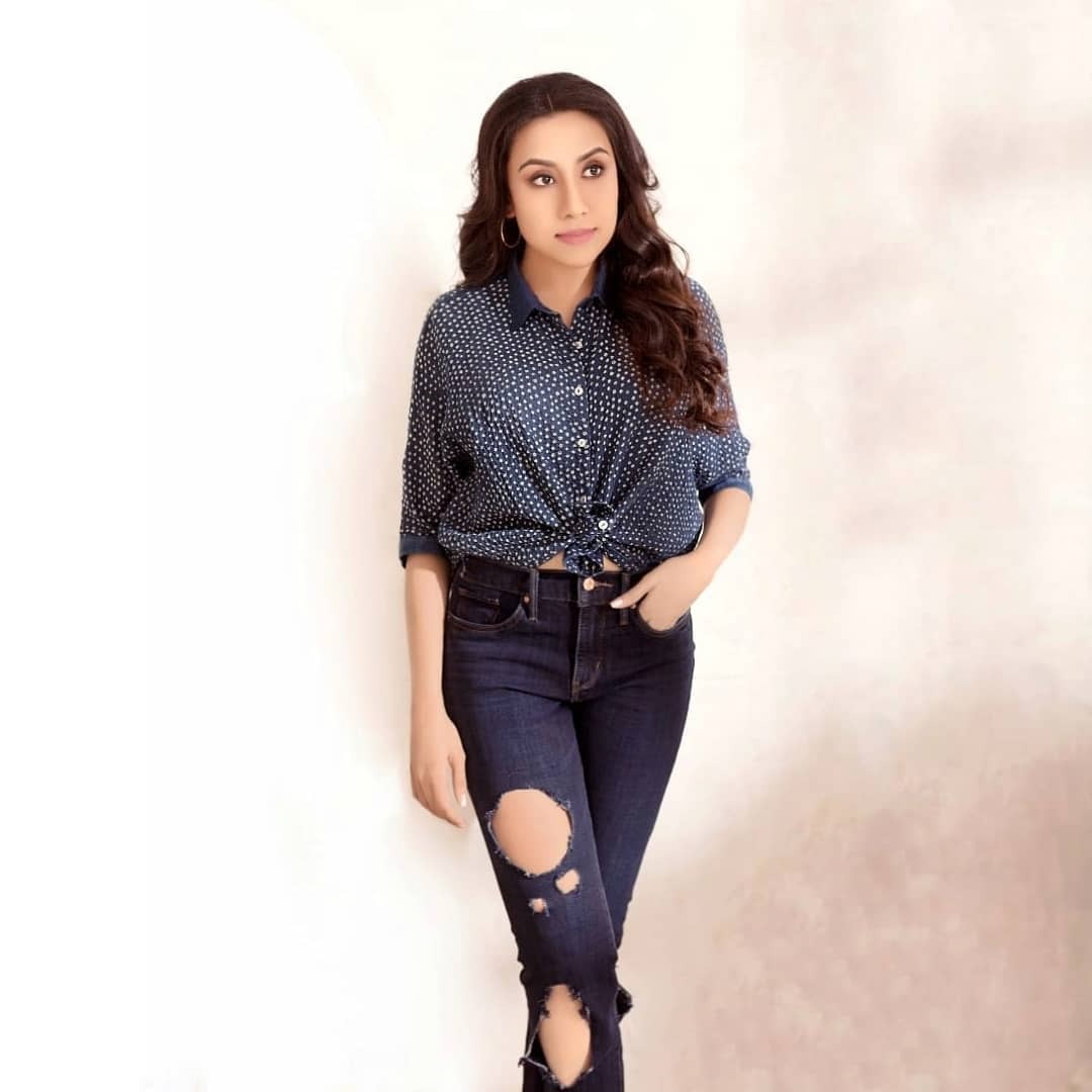 PHOTOS  : ப்பா.. சத்யராஜ் பொண்ணா இவங்க! பொம்மை போல இருக்கும் திவ்யா சத்யராஜ் .. லேட்டஸ்ட் போட்டோஸ் இதோ!