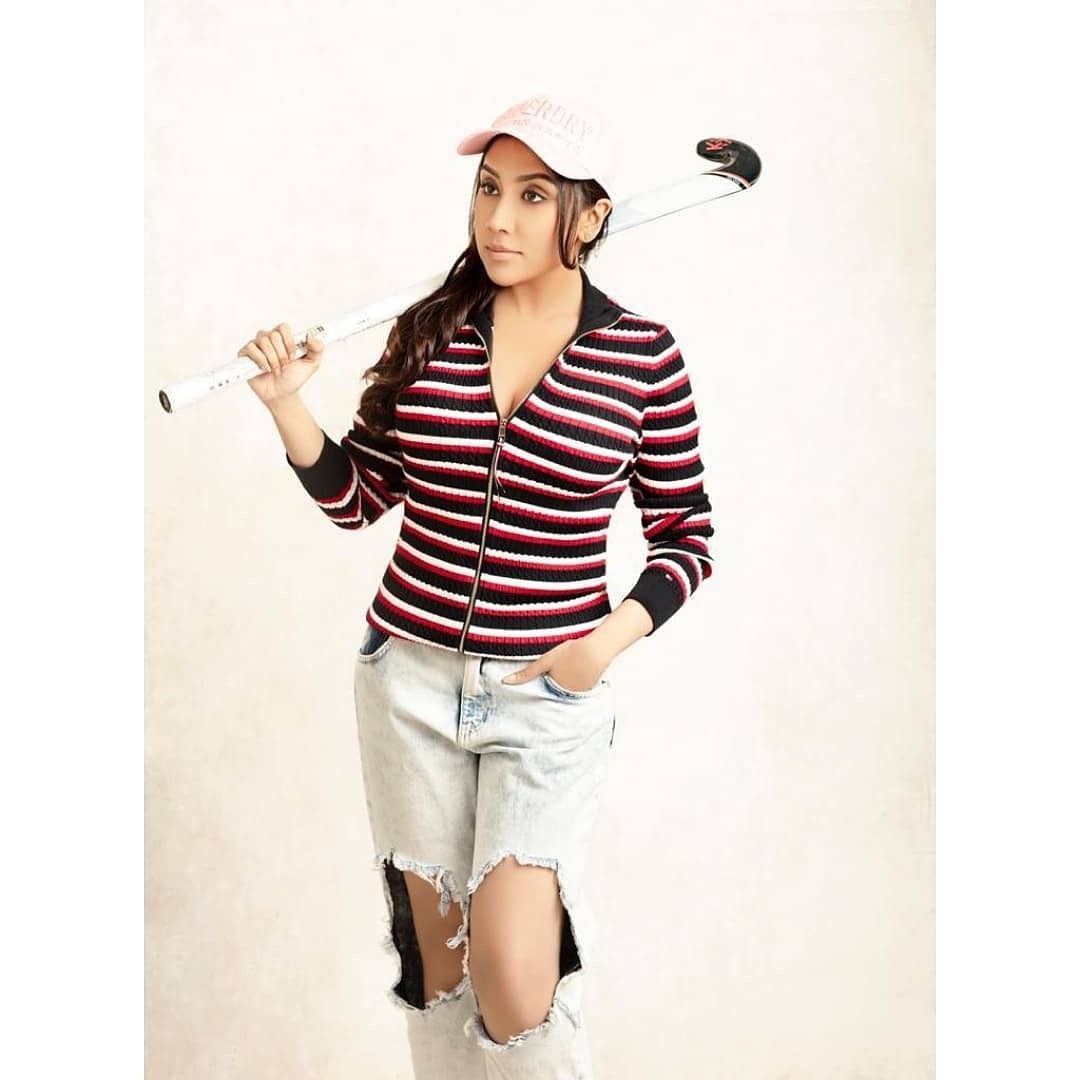 PHOTOS  : ப்பா.. சத்யராஜ் பொண்ணா இவங்க! பொம்மை போல இருக்கும் திவ்யா சத்யராஜ் .. லேட்டஸ்ட் போட்டோஸ் இதோ!