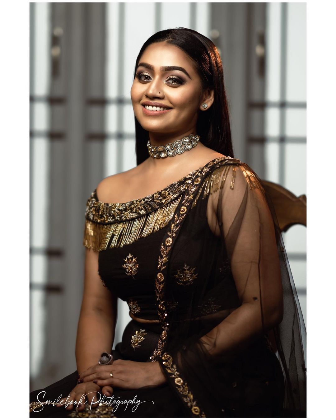 Gayathri Raja PHOTOS : பிளாக் டிரஸ்ஸில் வசிகரிக்கும் காயத்ரி .. ரசிகர்களை ஏங்க ...