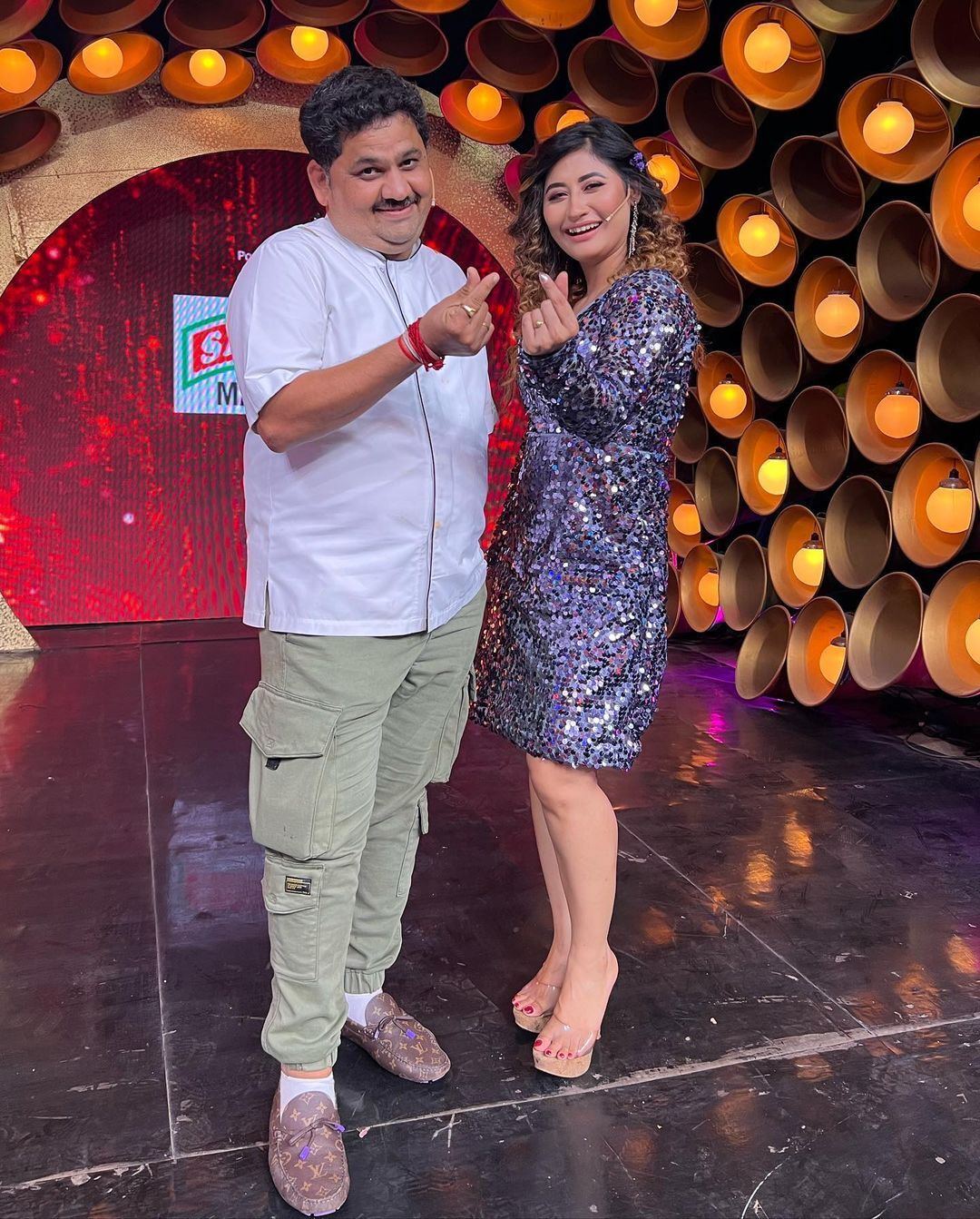 PHOTOS : குக் வித் கோமாளி செட்டில் அட்ராசிட்டி செய்யும் சுனிதா.. கிறங்கடிக்கும் ஸ்டில்ஸ் இதோ!