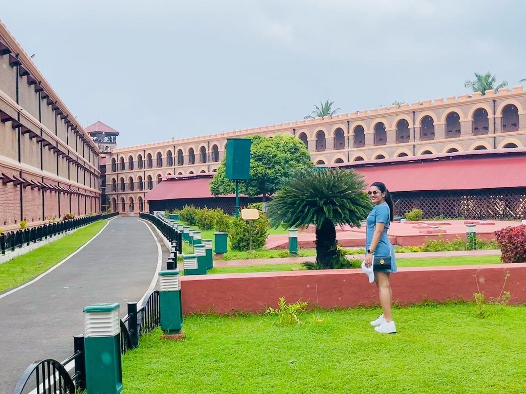 PHOTOS : வாவ்.. அந்தமான் தீவின் அழகை ரசிக்கும் சுந்தரி சீரியல் நடிகை.. கலக்கல் போட்டோஸ் இதோ!