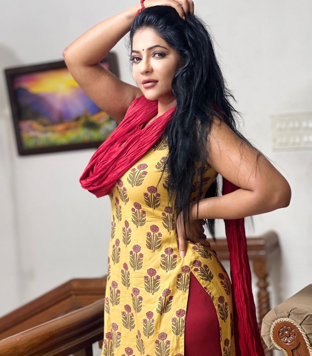 PHOTOS : சைடு போஸில் ஏங்கவைக்கும் அழகு! சீரியல் நடிகை ரேஷ்மாவின் லேட்டஸ்ட் கலக்கல் போட்டோஸ்!