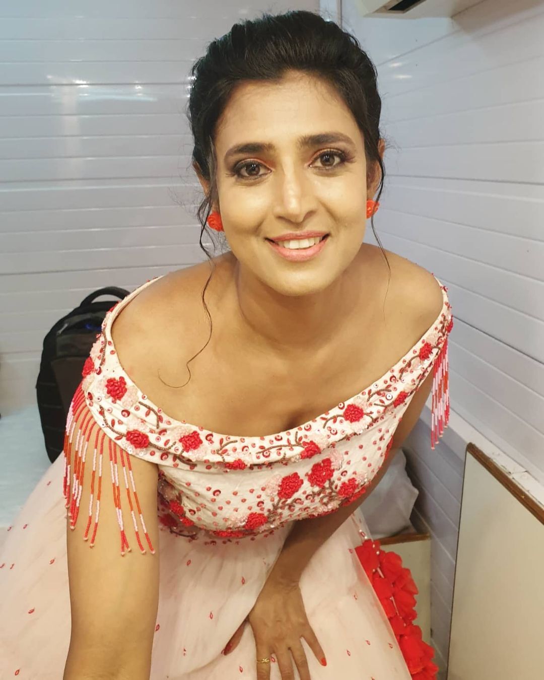 PHOTOS :  இந்த வயசிலும் அப்படியொரு போஸ்.. அழகை அள்ளிவீசும் கஸ்தூரி.. லேட்டஸ்ட் நச்  போட்டோஸ் இதோ!