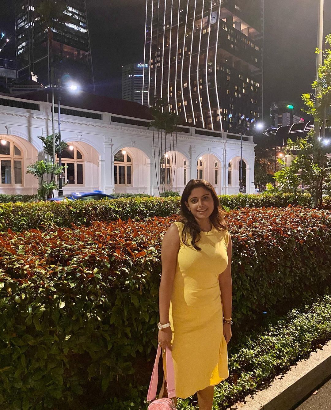 PHOTOS : வாவ்.. ரெட் கலர் உடையில் ஆளை மயக்கும் சினேகா பால்.. சூப்பர் நச் பிக்ஸ் இதோ! 