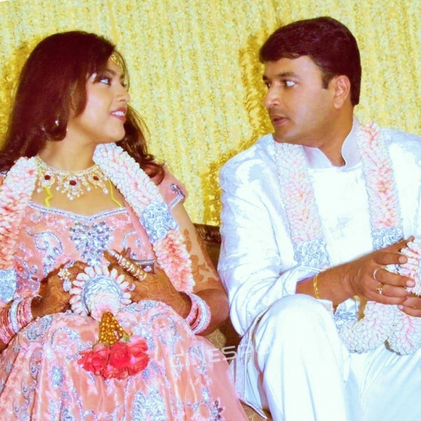 PHOTOS : ஸ்டார் நடிகை முதல் காதல் கணவர் வரை.. மீனாவின் திருமண புகைப்படங்கள்! 