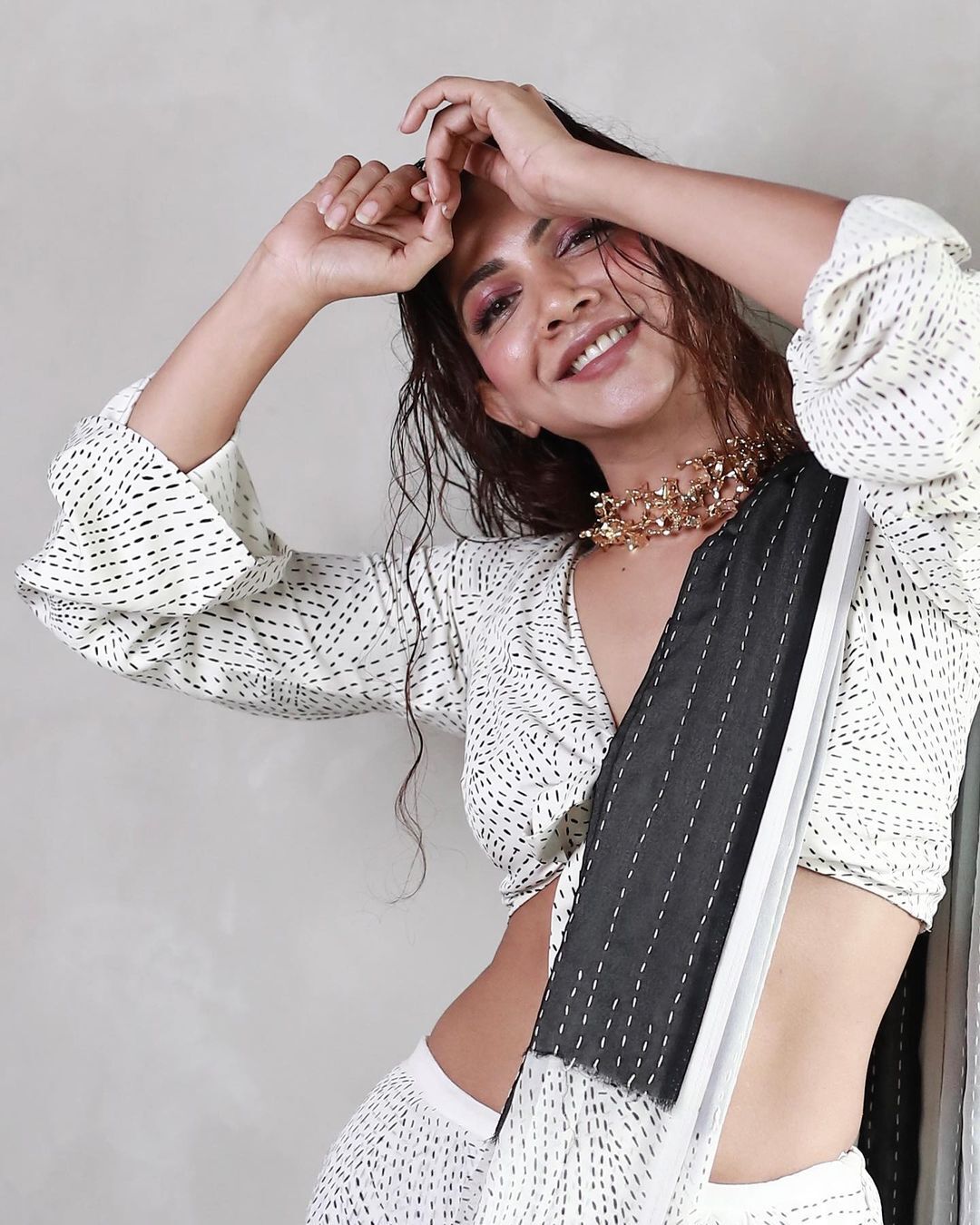 മ് മഴ...മഴച്ചിത്രം പങ്കുവെച്ച് മഡോണ