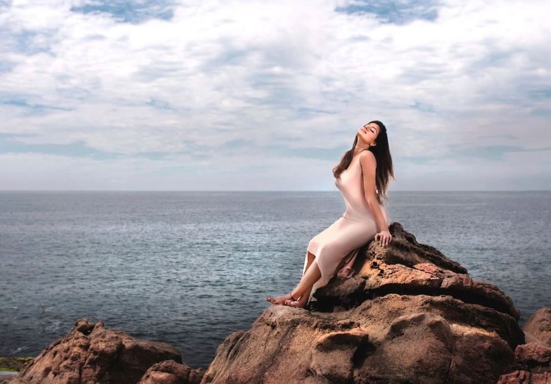 ഇനി ഞങ്ങള് കണ്ണുവെച്ചെന്ന് പറയരുത്..കണ്ണെടുക്കാനേ പറ്റുന്നില്ല;പച്ച സാരിയില്‍ സുന്ദരിയായി പ്രിയങ്ക