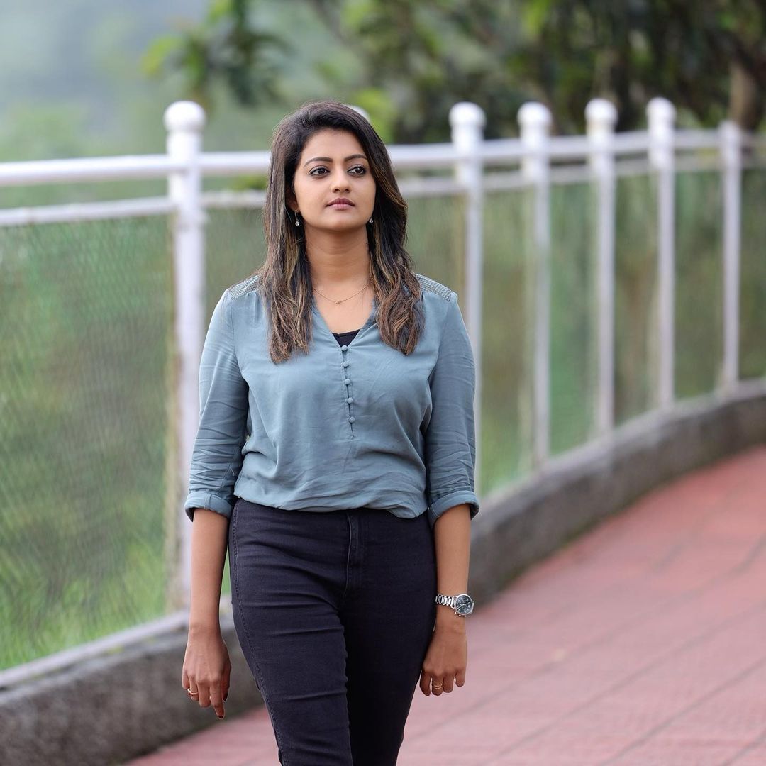 കല്യാണപ്പെണ്ണിനെക്കാള്‍ മൊഞ്ചായിട്ടുണ്ട്...മഞ്ജരിക്കൊപ്പം സാരിയില്‍ സുന്ദരിയായി പ്രിയങ്ക