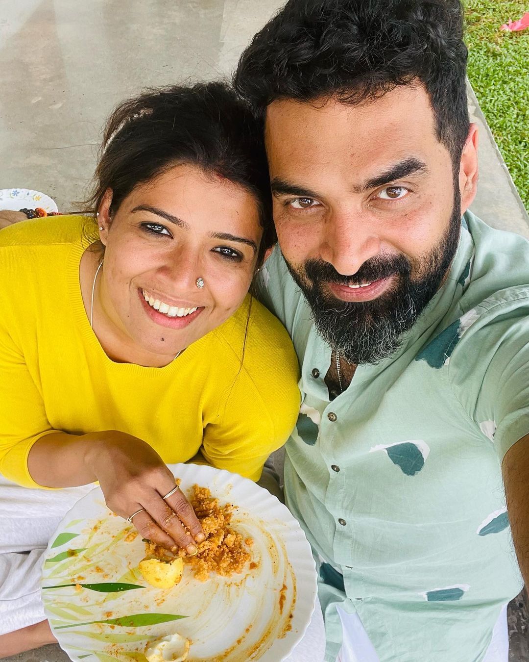 പുതിയ സന്തോഷം പങ്കുവച്ച് ഗോപി സുന്ദറും അമൃതയും; പൊളിച്ചെന്ന് ആരാധകര്‍, വൈറല്‍ ചിത്രങ്ങള്‍ 