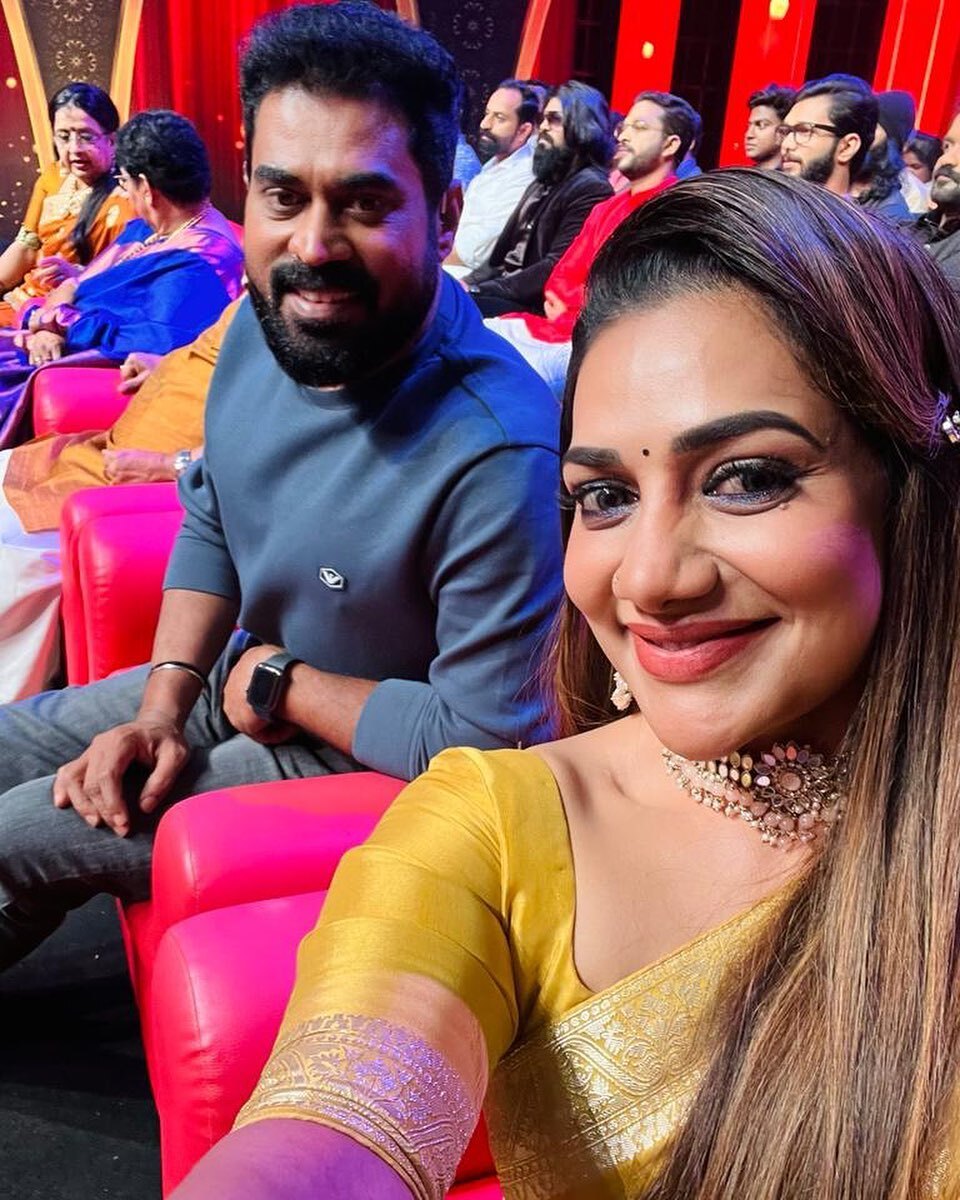  ഹിറ്റ് മേയ്ക്കര്‍ക്കൊപ്പമെന്ന് റിമി,  ഇത് നമ്മുടെ മച്ചാനല്ലേ എന്ന് ആരാധകര്‍ 