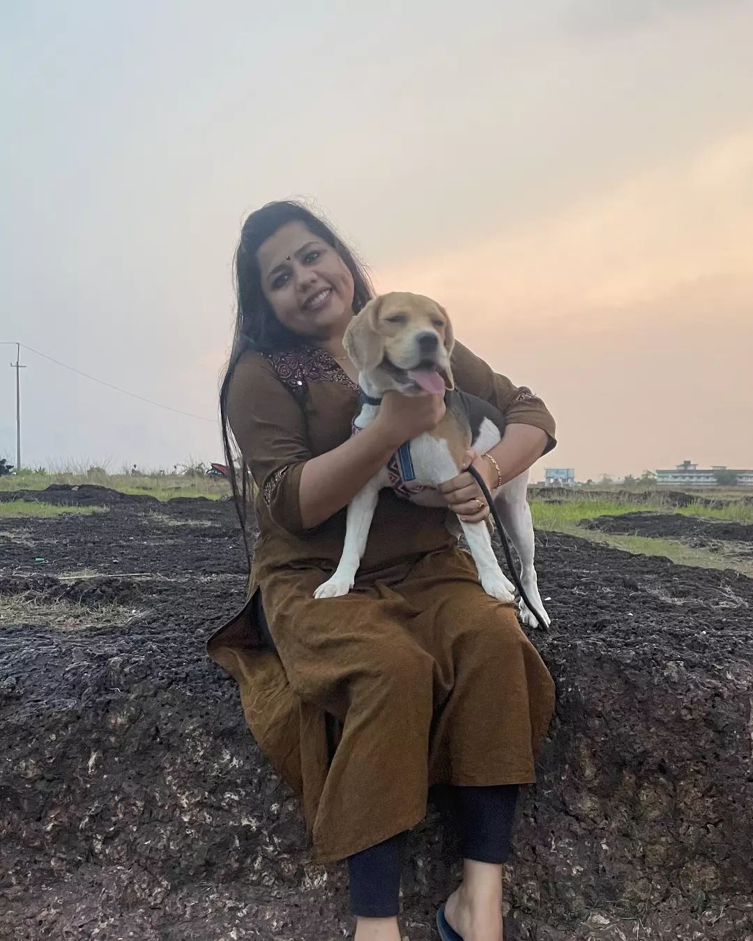 മുടി  പിന്നിക്കെട്ടി ചന്ദനക്കുറിയും കുങ്കുമ പൊട്ടും ..ആരു നീ സുന്ദരീ...പുതിയ ചിത്രവുമായി സ്‌നേഹ