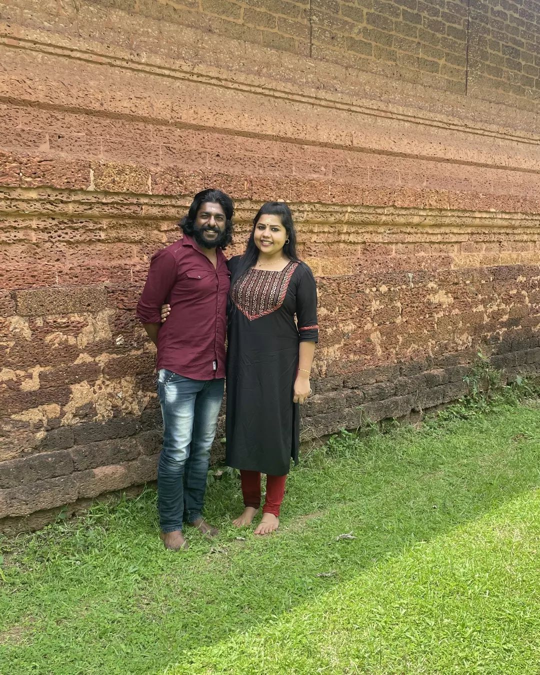  നിങ്ങളിങ്ങനെ പ്രണയിച്ച് പ്രണയിച്ച് അടിച്ചുപൊളിക്കൂന്നേ... പുതിയ ചിത്രങ്ങളുമായി സ്‌നേഹ ശ്രീകുമാര്‍