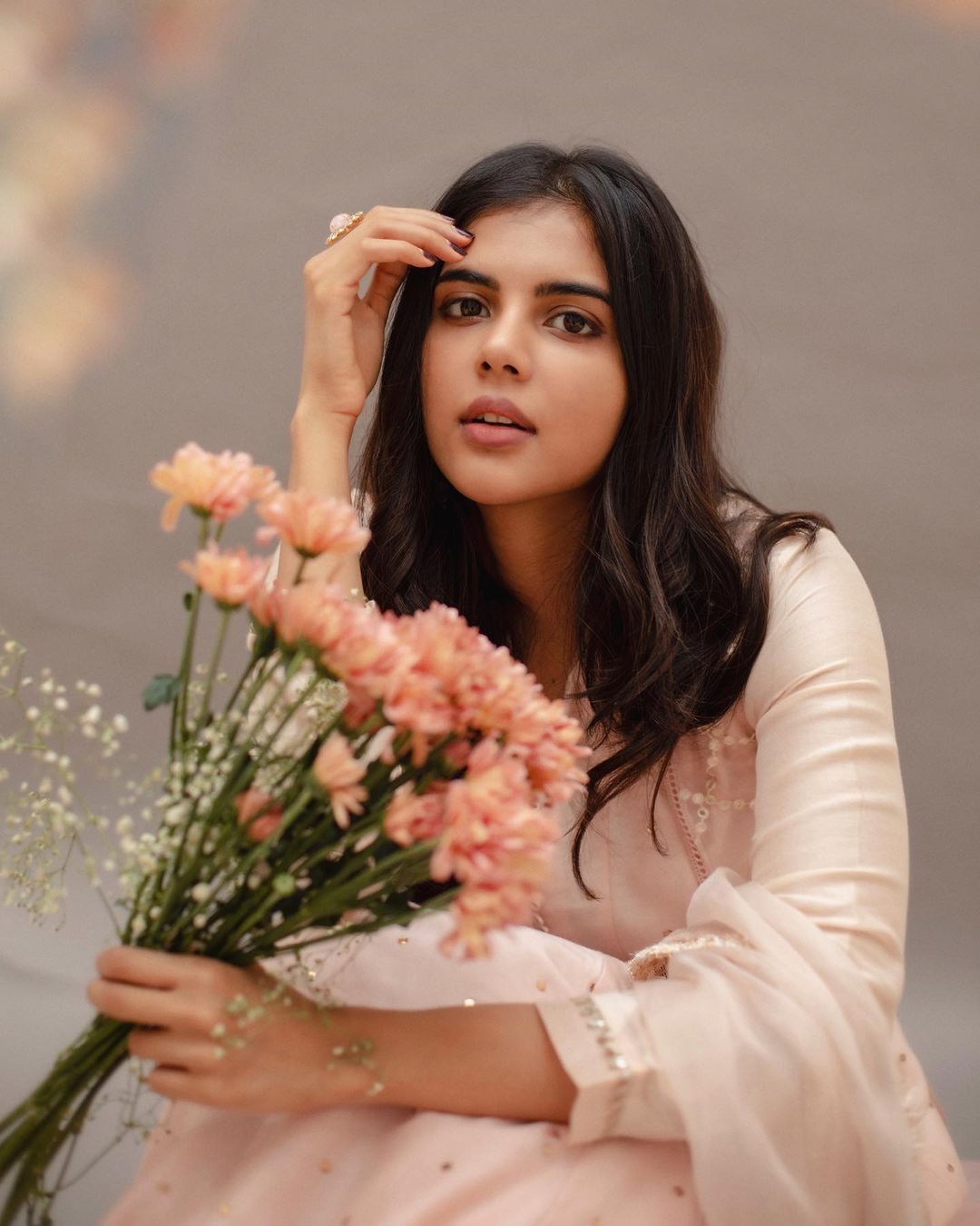 ഈ ക്യൂട്ട്‌നെസ് ആണ് ഞങ്ങളെ വീഴ്ത്തുന്നത്; കല്യണി ഫോട്ടോസ് പൊളിച്ചു