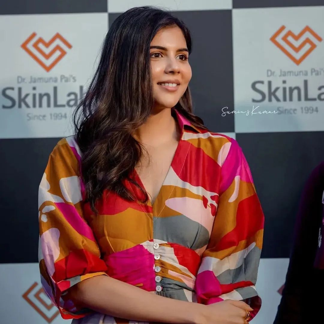 ഈ ക്യൂട്ട്‌നെസ് ആണ് ഞങ്ങളെ വീഴ്ത്തുന്നത്; കല്യണി ഫോട്ടോസ് പൊളിച്ചു