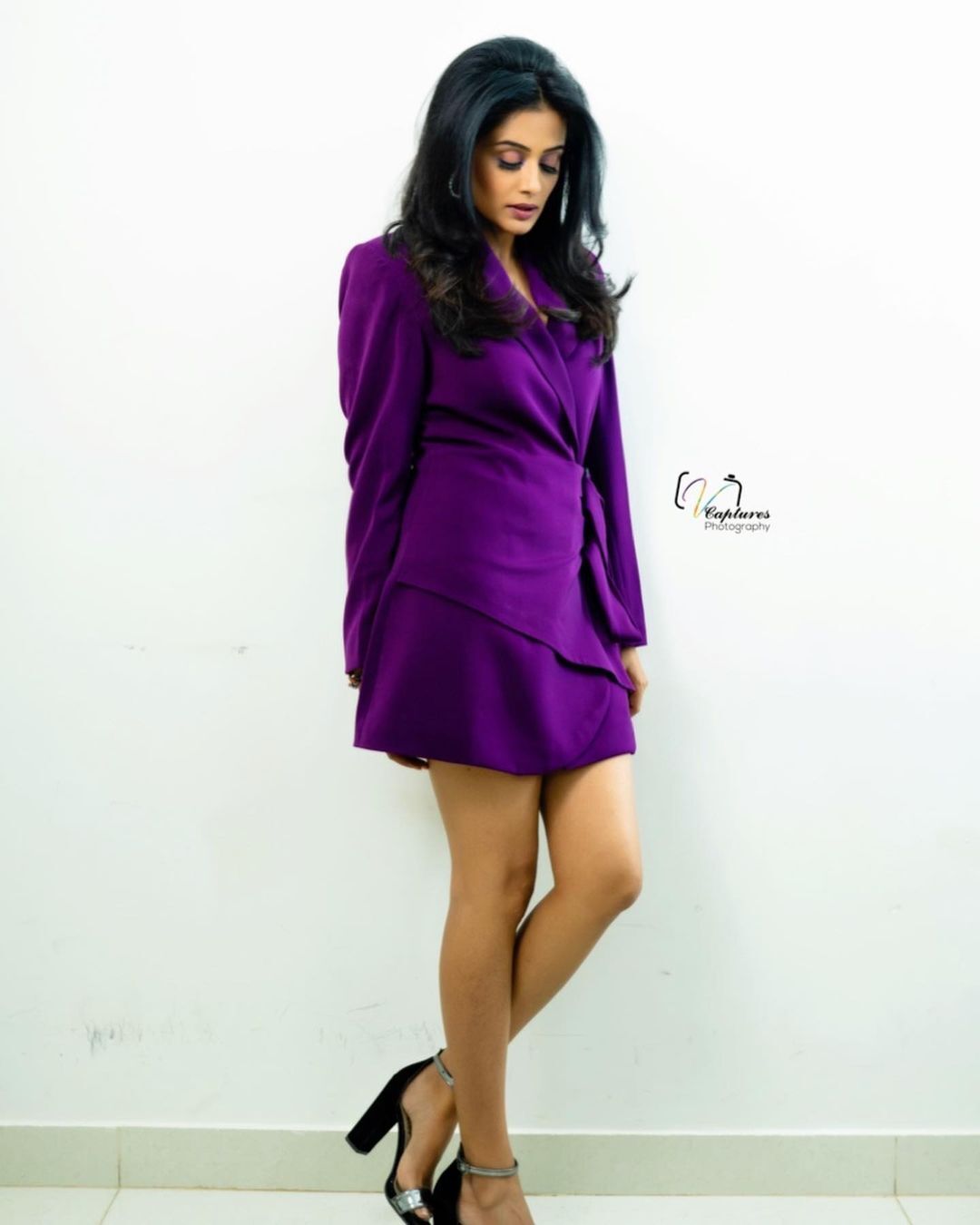 ഈ നിൽപ്പു കണ്ട് ആരാധക ലോകം ഞെട്ടി; ട്രെന്ഡിയായി നടി പ്രിയാ മണി