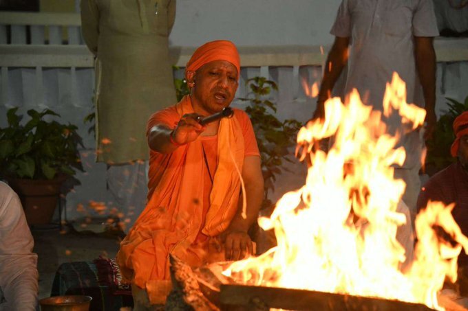 योगी आदित्यनाथ की वो तस्वीरें, जो शायद ही आपने देखी हों, दिल को छू जाएगी बचपन की मासूमियत