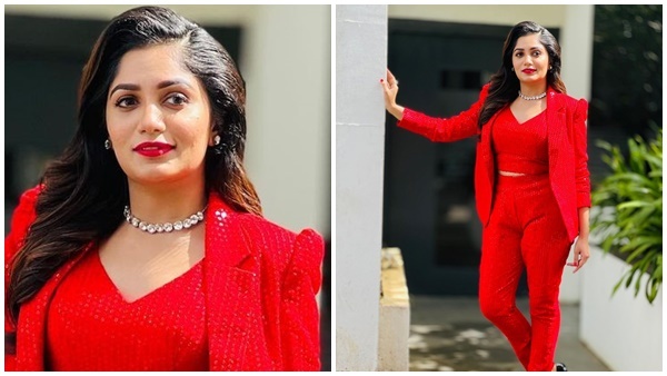  'ലാലേട്ടാ ഇപ്പോ ശരിയാക്കി തരാം';ആര്യ ഈസ് എക്സ്പ്രഷൻ ക്വീൻ..വൈറൽ ചിത്രങ്ങൾ