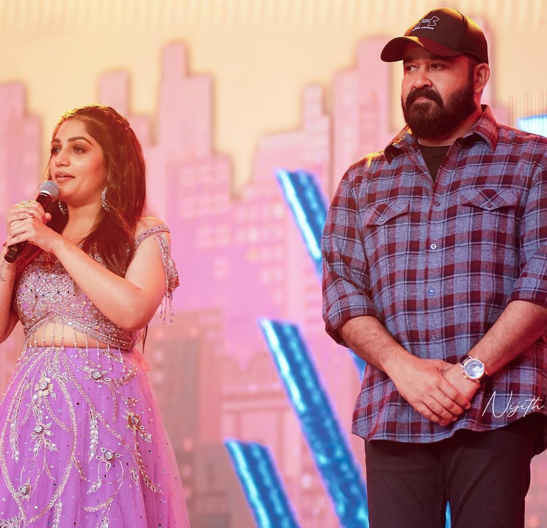  'ലാലേട്ടാ ഇപ്പോ ശരിയാക്കി തരാം';ആര്യ ഈസ് എക്സ്പ്രഷൻ ക്വീൻ..വൈറൽ ചിത്രങ്ങൾ