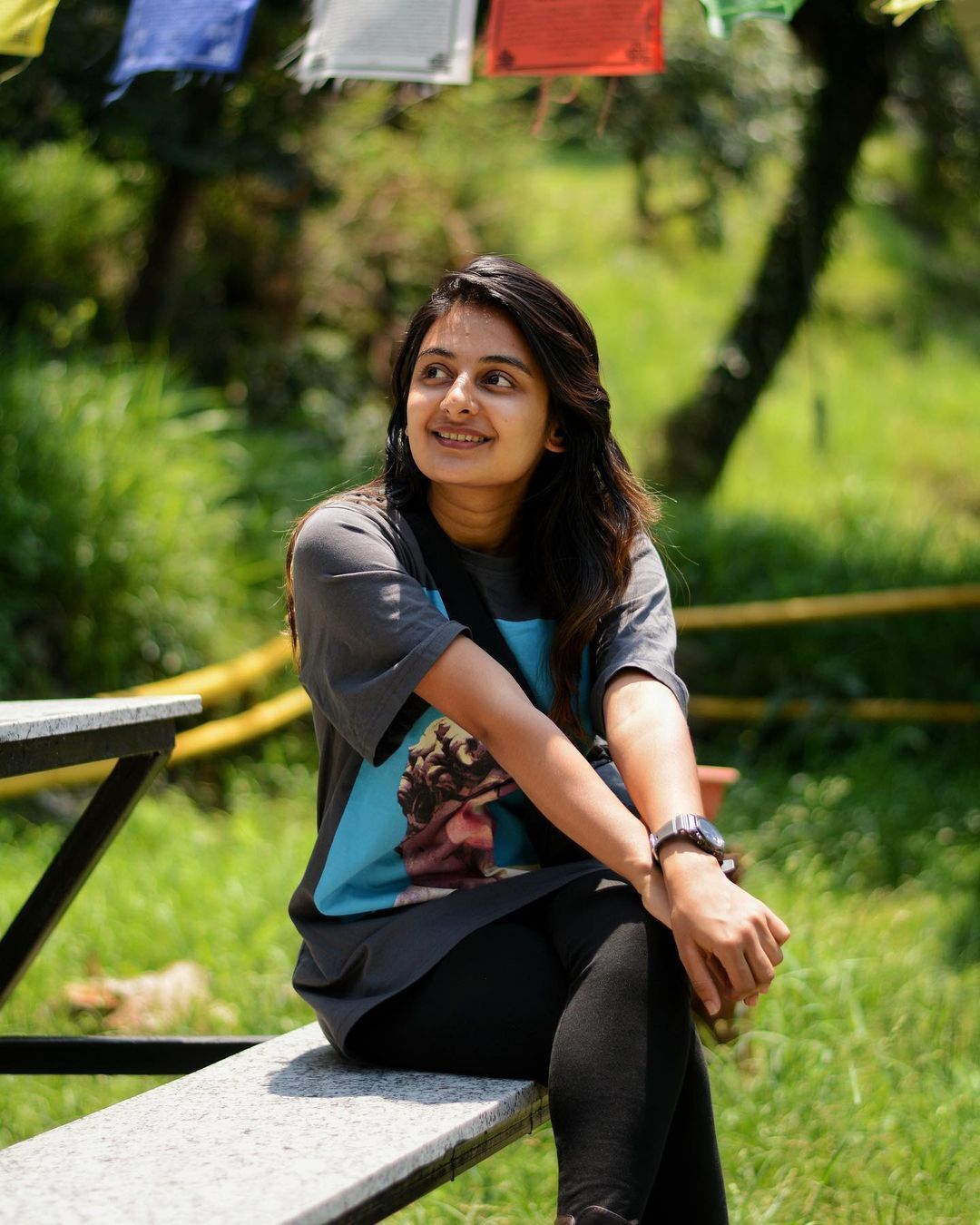 ഇതൊക്കെയെന്ത്; കാടും മലയും കീഴടക്കി എസ്തർ, പ്രിയതാരത്തിന്റെ ഹിമാലയന്‍ ചിത്രങ്ങള്‍